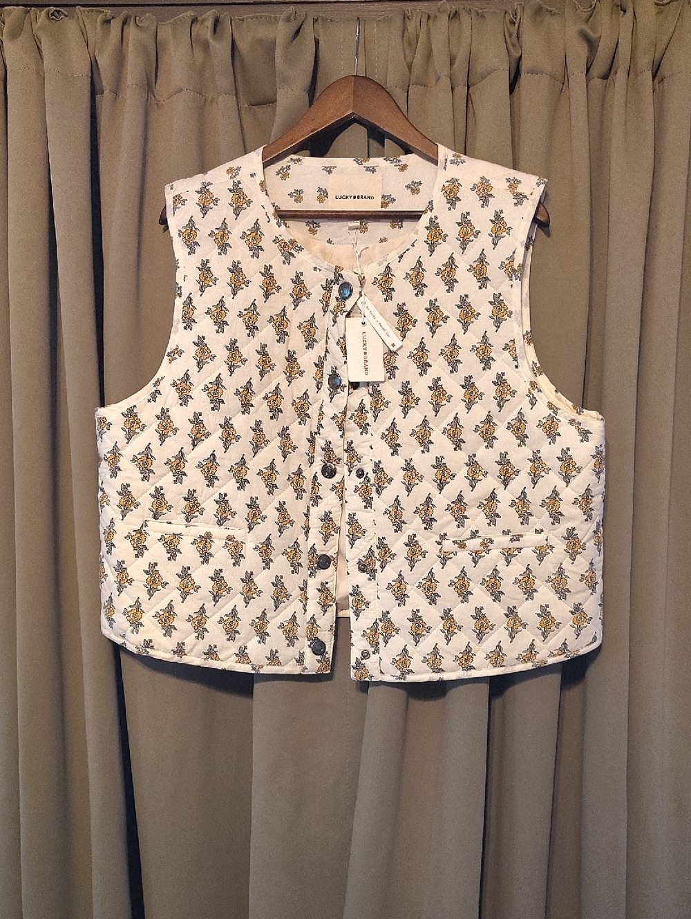 Lucky Brand Cream Quilted Floral Vest with Yellow Motif